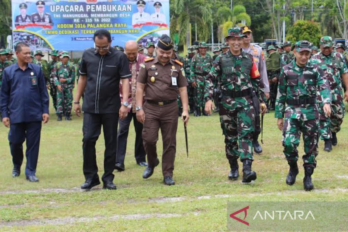 Anggarkan Rp1 miliar, TMMD Palangka Raya perbaiki jalan kayu warga bantaran sungai