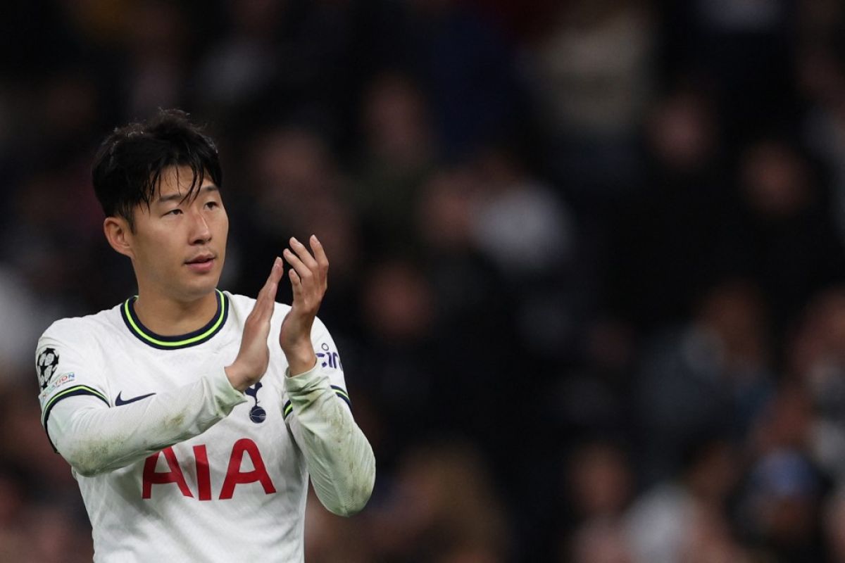 Son bersinar saat Spurs tenggelamkan Frankfurt