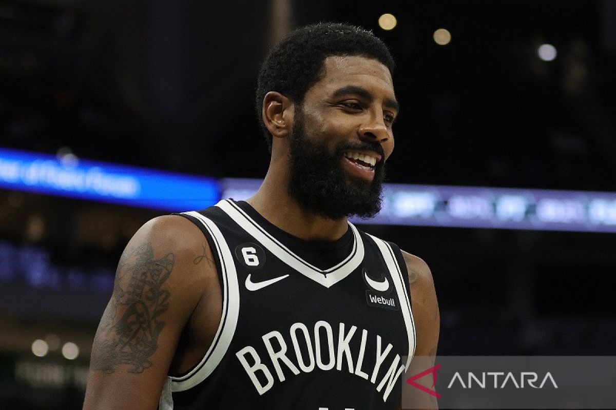 Pebasket Kyrie Irving bimbing Nets tutup pramusim