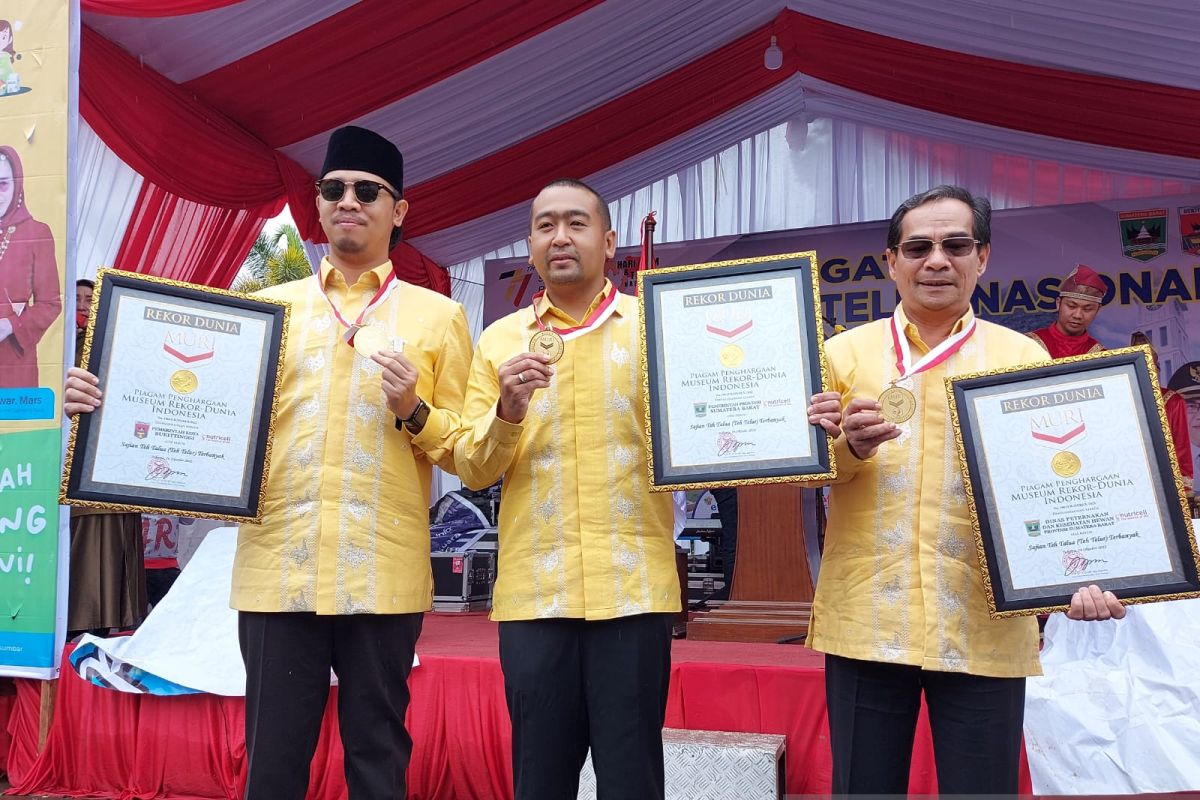 Bukittinggi pecahkan rekor dunia minum 5.110 gelas Teh Telur