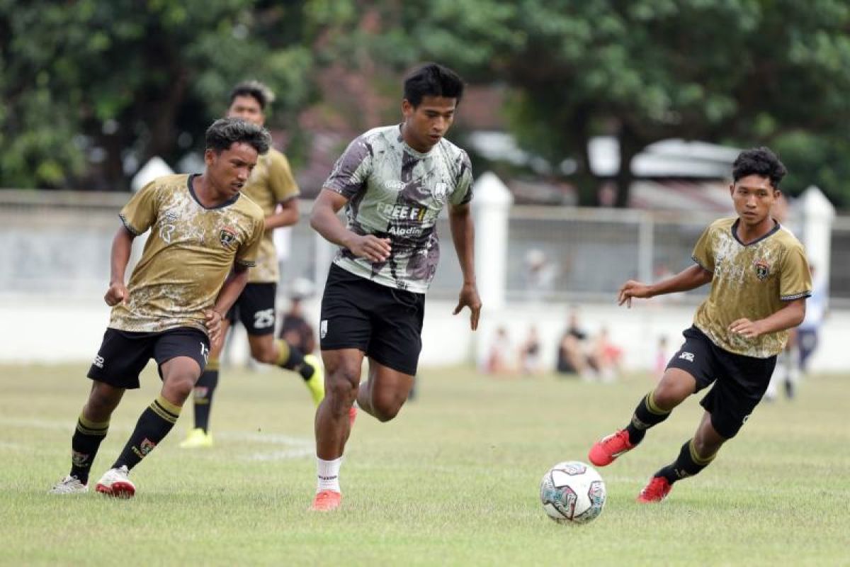 Jaga stamina, Persis Solo bakal hadapi dua tim asal Jawa Timur