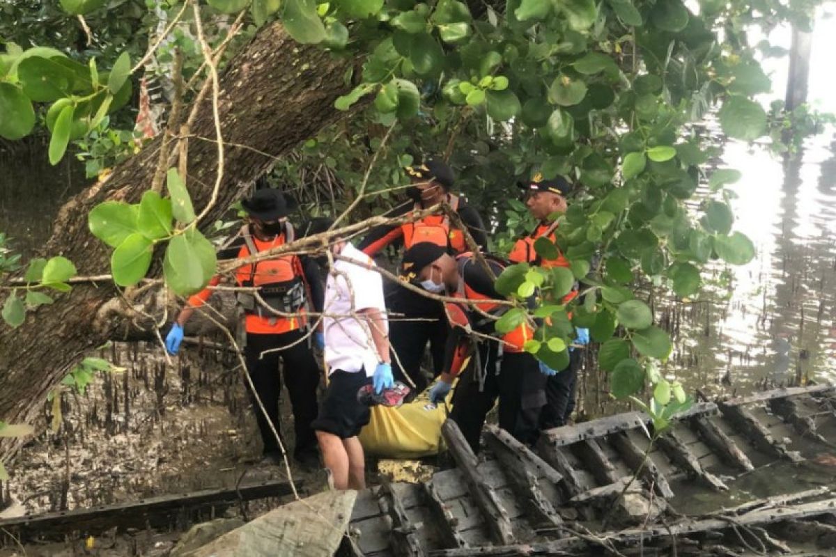 Basarnas sebut satu pemukat ikan di Teluk Kendari ditemukan meninggal dunia