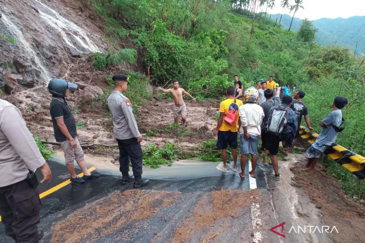 Alih fungsi lahan penyebab longsor di Lombok Utara