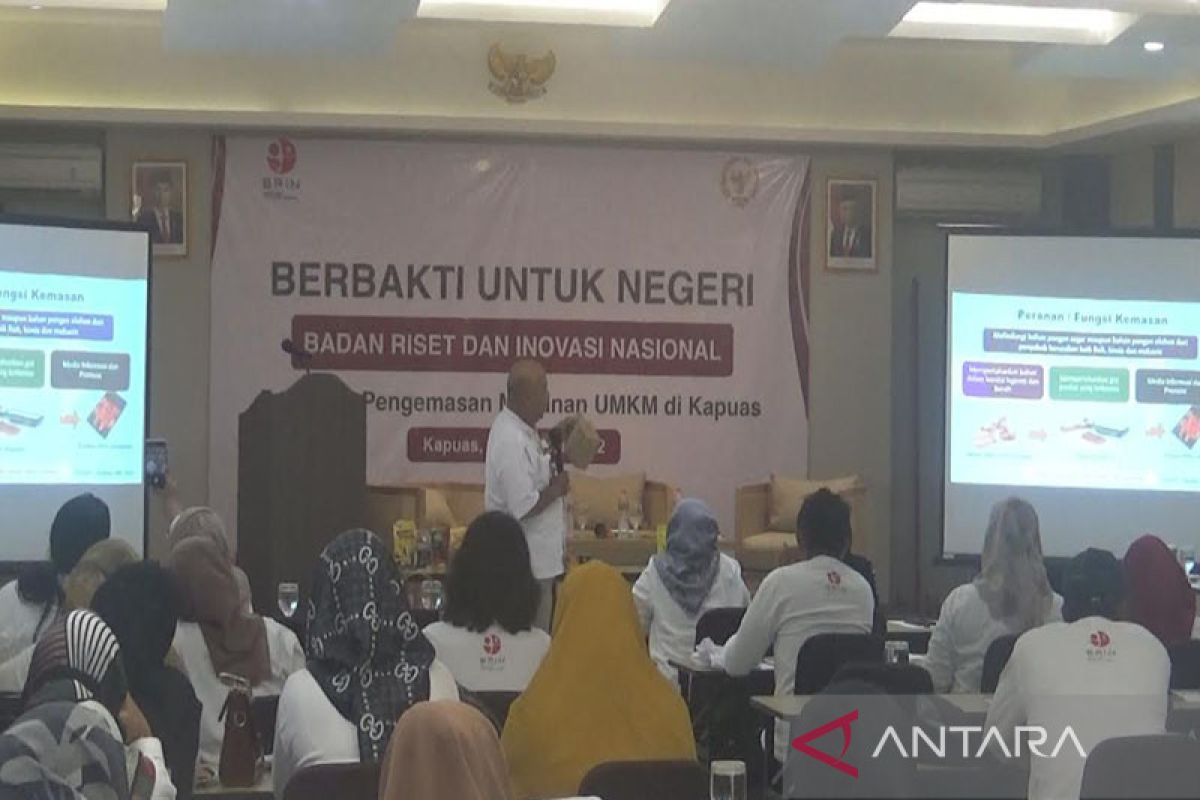 BRIN beri pelatihan membuat produk makanan ke pelaku UMKM di Kapuas