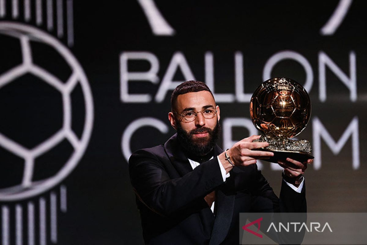 Sehari gagal rebut Piala Dunia, Karim Benzema pensiun dari tim nasional Prancis