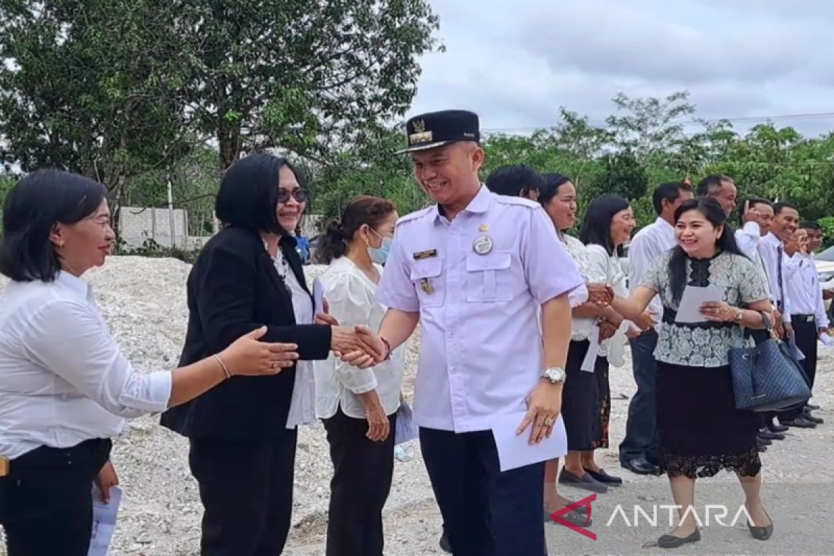 Bupati Gumas ajak berbagi berkat untuk pembangunan gereja