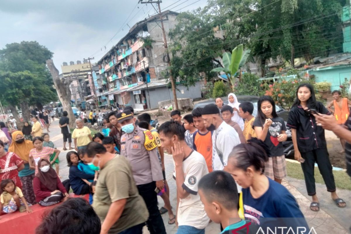 Polisi evakuasi seorang pelajar tenggelam di Sungai Sekanak Palembang