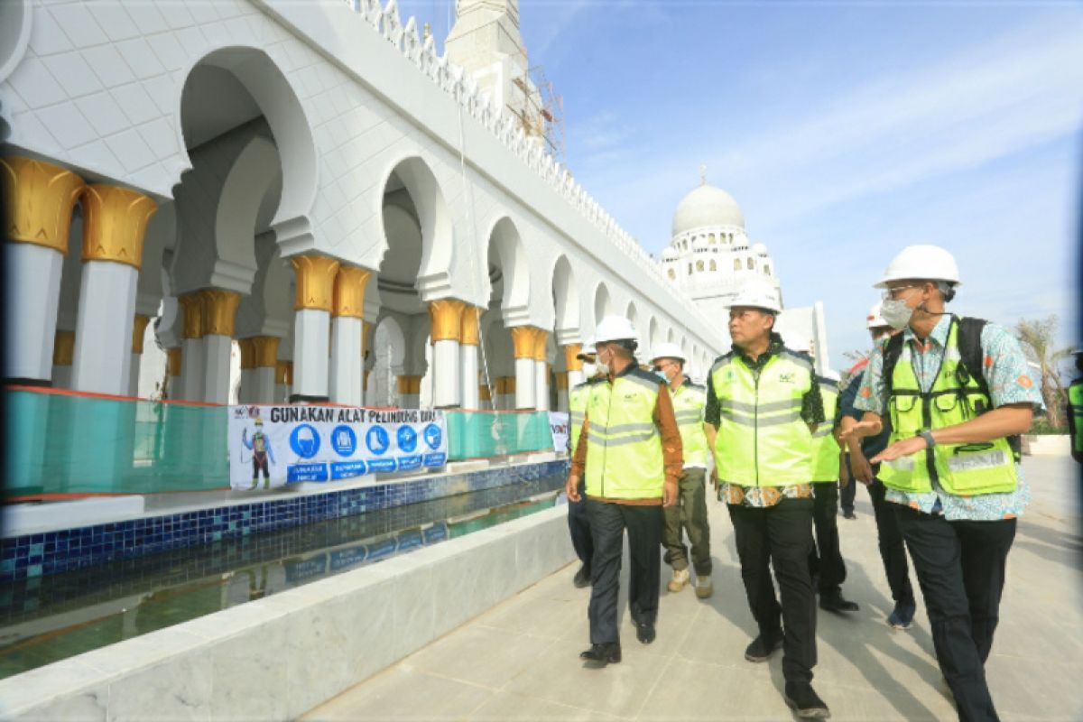 Masjid Sheikh Al Zayed Solo mampu tampung 10.000 anggota jamaah