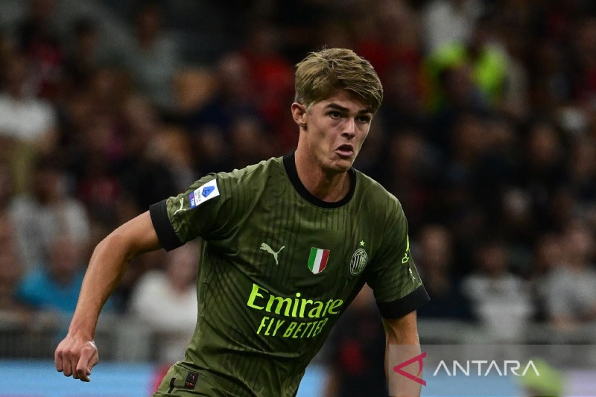 Charles De Ketelaere kembali berlatih di  AC Milan