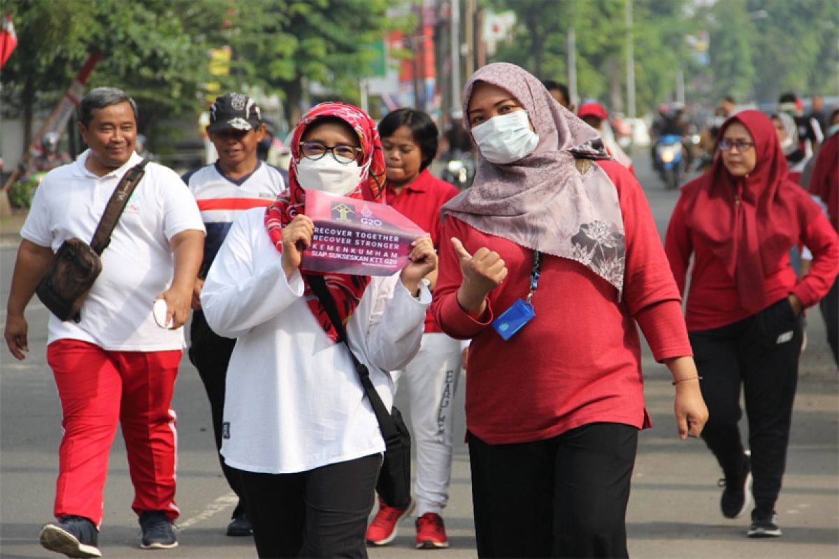 Ratusan pegawai Kemenkumham Jateng semarakkan Jalan Sehat KTT G20