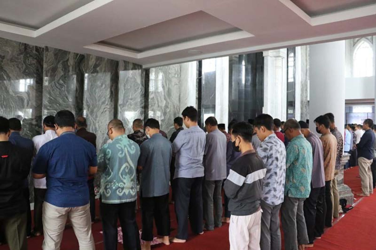 Shalat Dhuha berjamaah tandai "kick off" penerimaan mahasiswa baru UMP 2023/2024