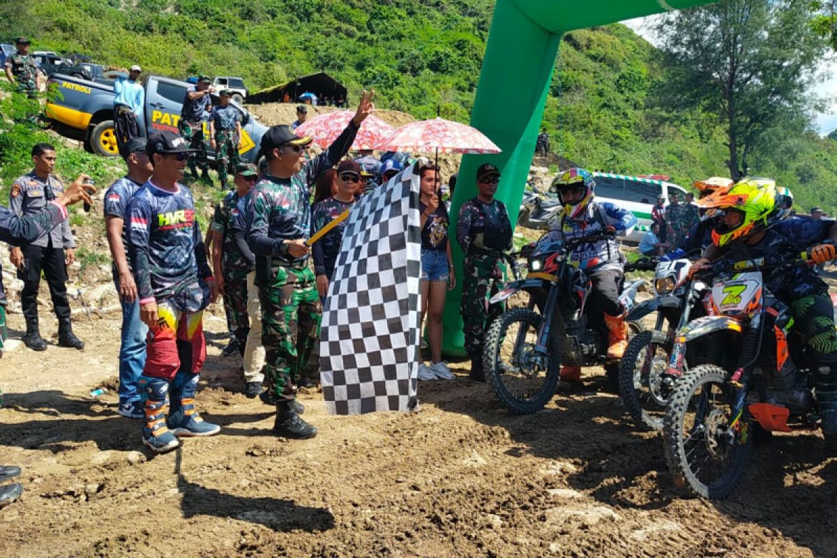 TNI menggelar Trail Adventure dan Hillclimb Competition di Sky Lancing