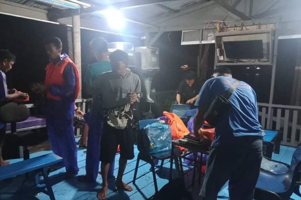 Kapal semen karam di Selat Melaka, 9 ABK selamat