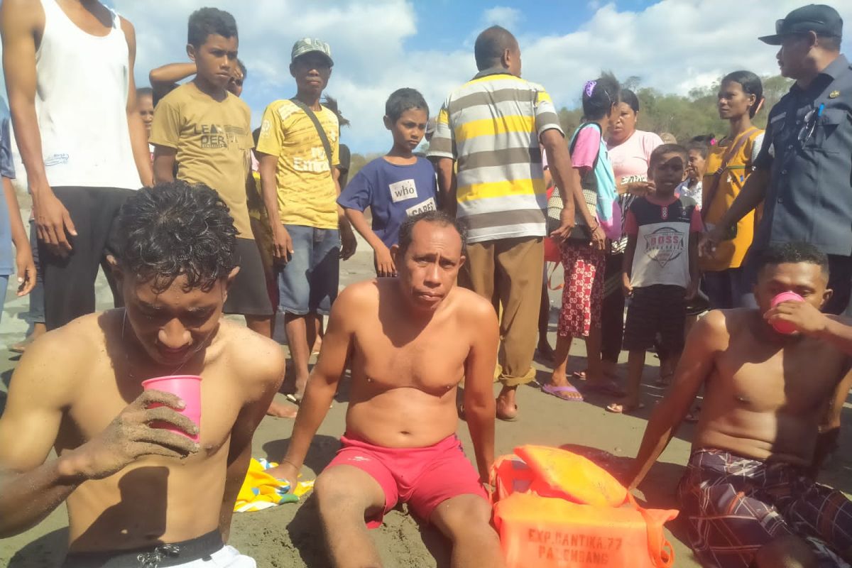 Tiga orang meninggal dalam kebakaran kapal Cantika 77