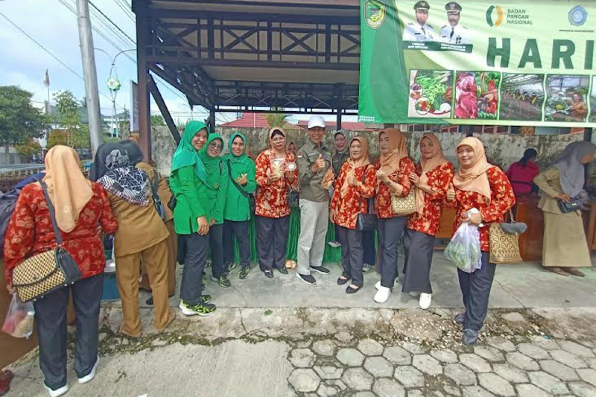 Dinas KPP Barut bagikan pokcay dan paket sayuran gratis