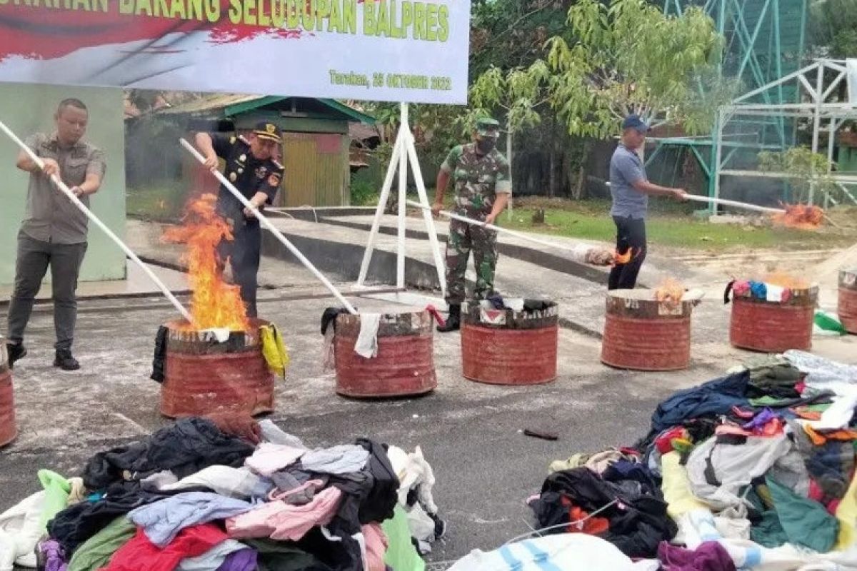 32 balpres pakaian bekas dimusnahkan di Markas Kodim Tarakan