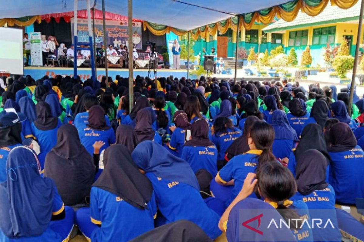 Dinkes beri tablet tambah darah siswa perempuan SMP/SMA di Kota Baubau