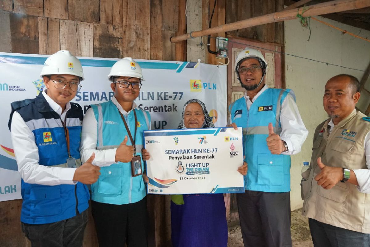 PLN berikan listrik gratis 343 pelanggan di Jateng-DIY