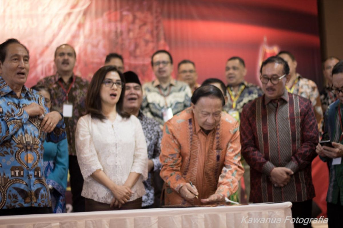 KKK Bersatu, Angelica Tengker Ketua Umum, Ronny Sompie Ketua Dewan Pembina