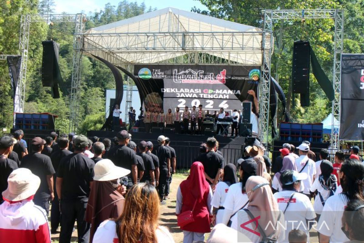 Ribuan warga Tawangmangu gelar Lawu Festival sambut Sumpah Pemuda