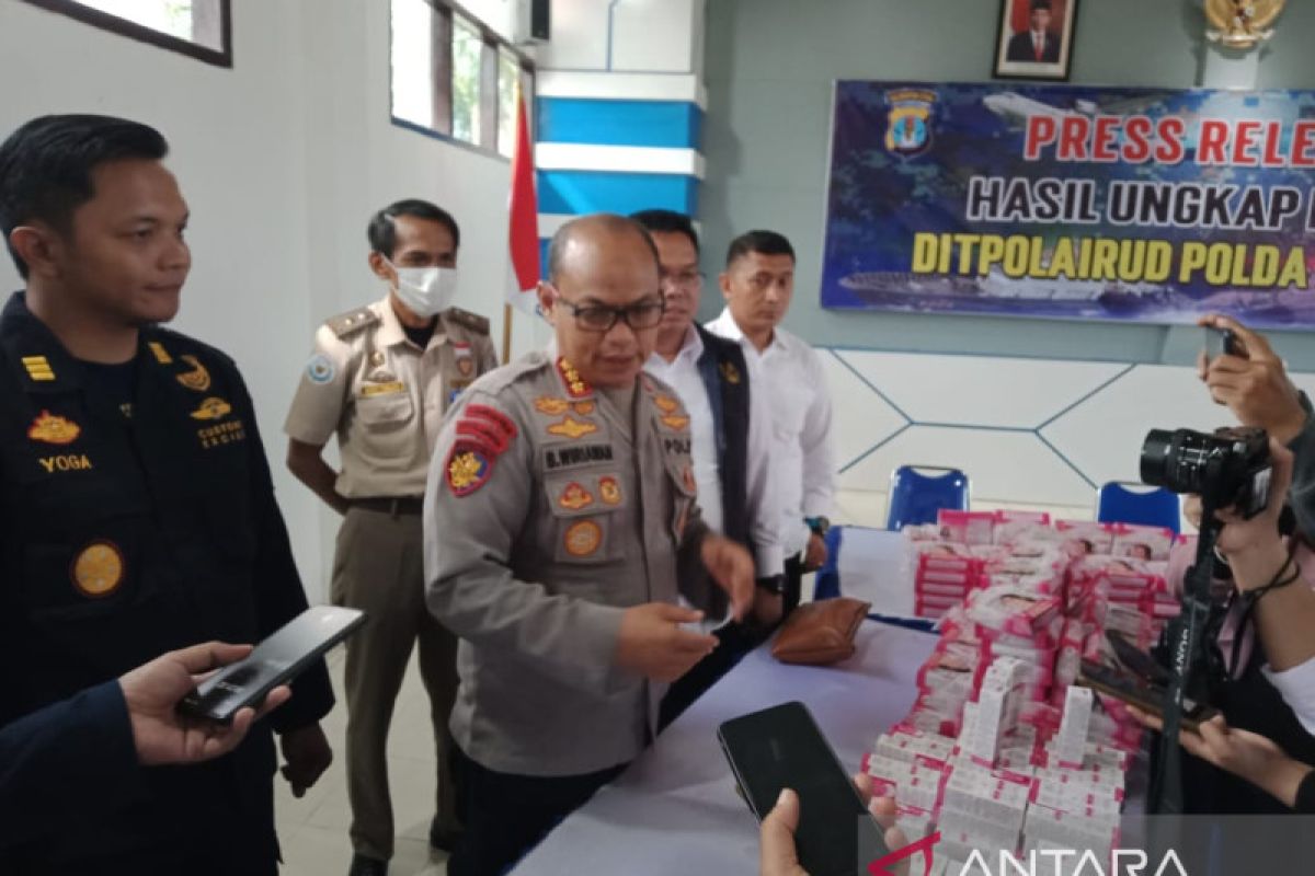 Polda Kaltara dan Bea Cukai menggagalkan 53 koli ikan dan kosmetik