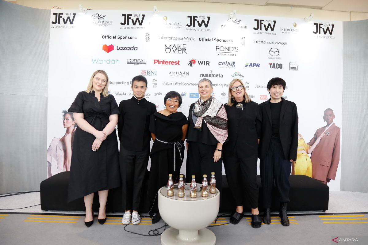 Desainer Australia pamerkan koleksi mode ramah lingkungan di JFW 2023