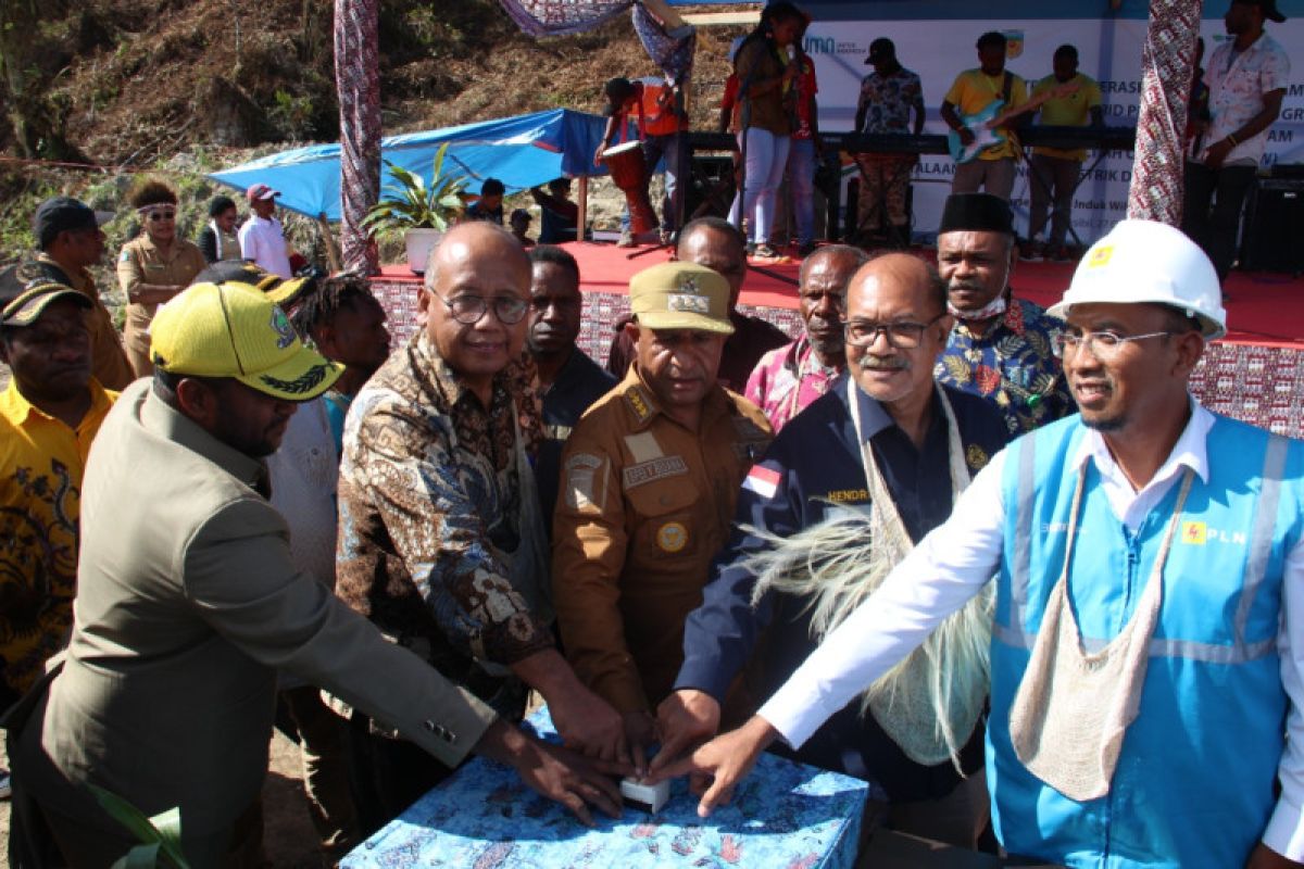 Kementerian ESDM sebut listrik selama 24 jam tingkatkan ekonomi Papua