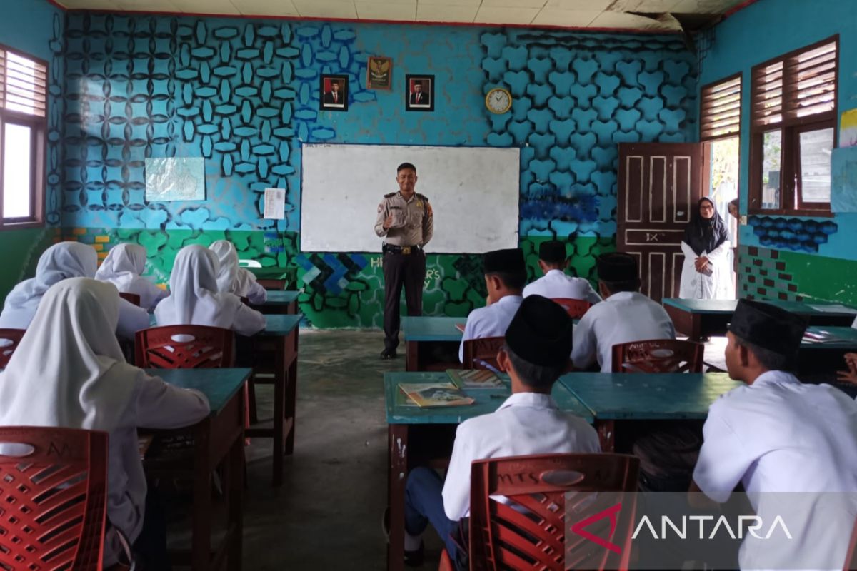 Polres Kepulauan Meranti sosialisasi bahaya narkoba ke pelajar