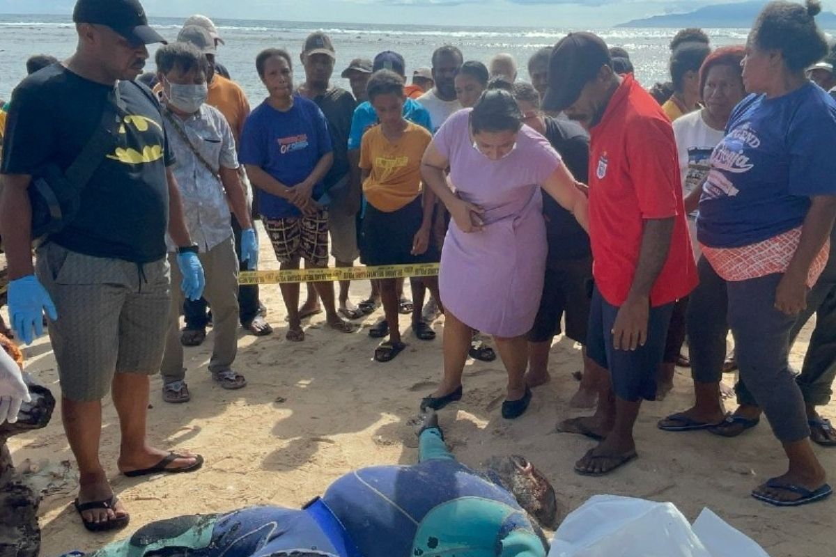 Tokoh Papua Merdeka yang ditemukan meninggal dievakuasi ke RSUD Jayapura