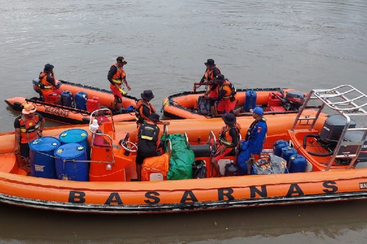 Tim SAR evakuasi jasad anak berusia tiga tahun dari perairan Keakwa Mimika