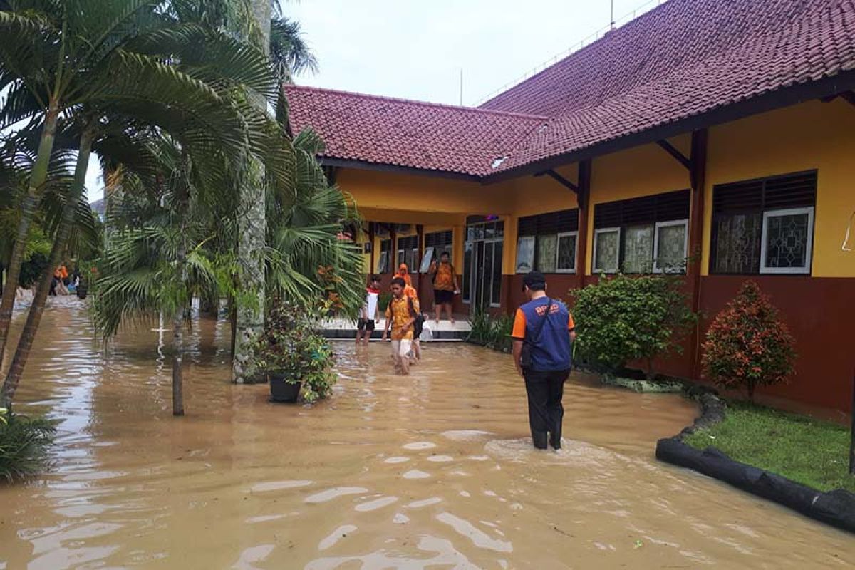 BPBD pantau dampak hujan ekstrem di sejumlah wilayah  Cilacap