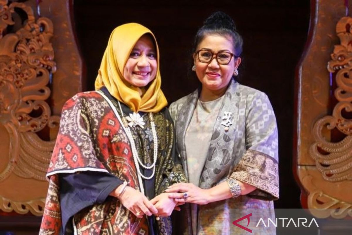 Tenun NTB tampil memukau di Fashion Show Pameran IKM Bali