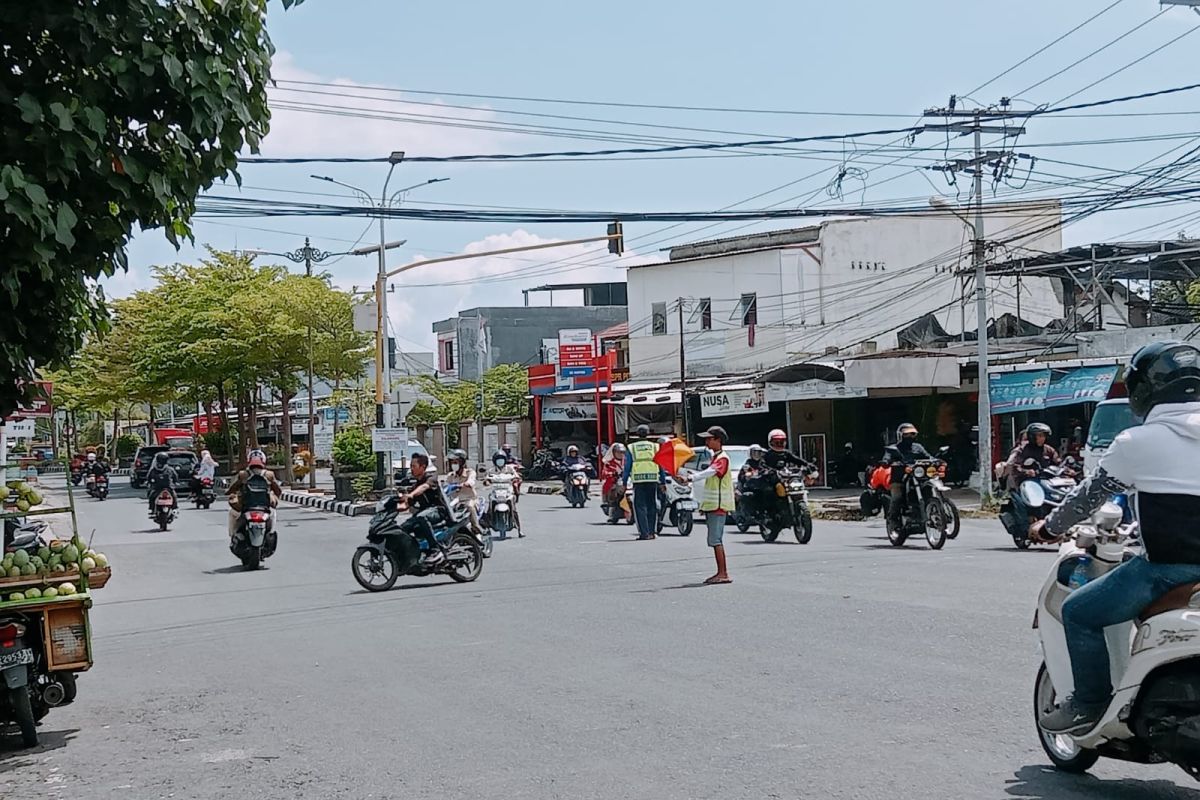 Dinas Perhubungan segera menertibkan aksi "pak ogah" di Mataram