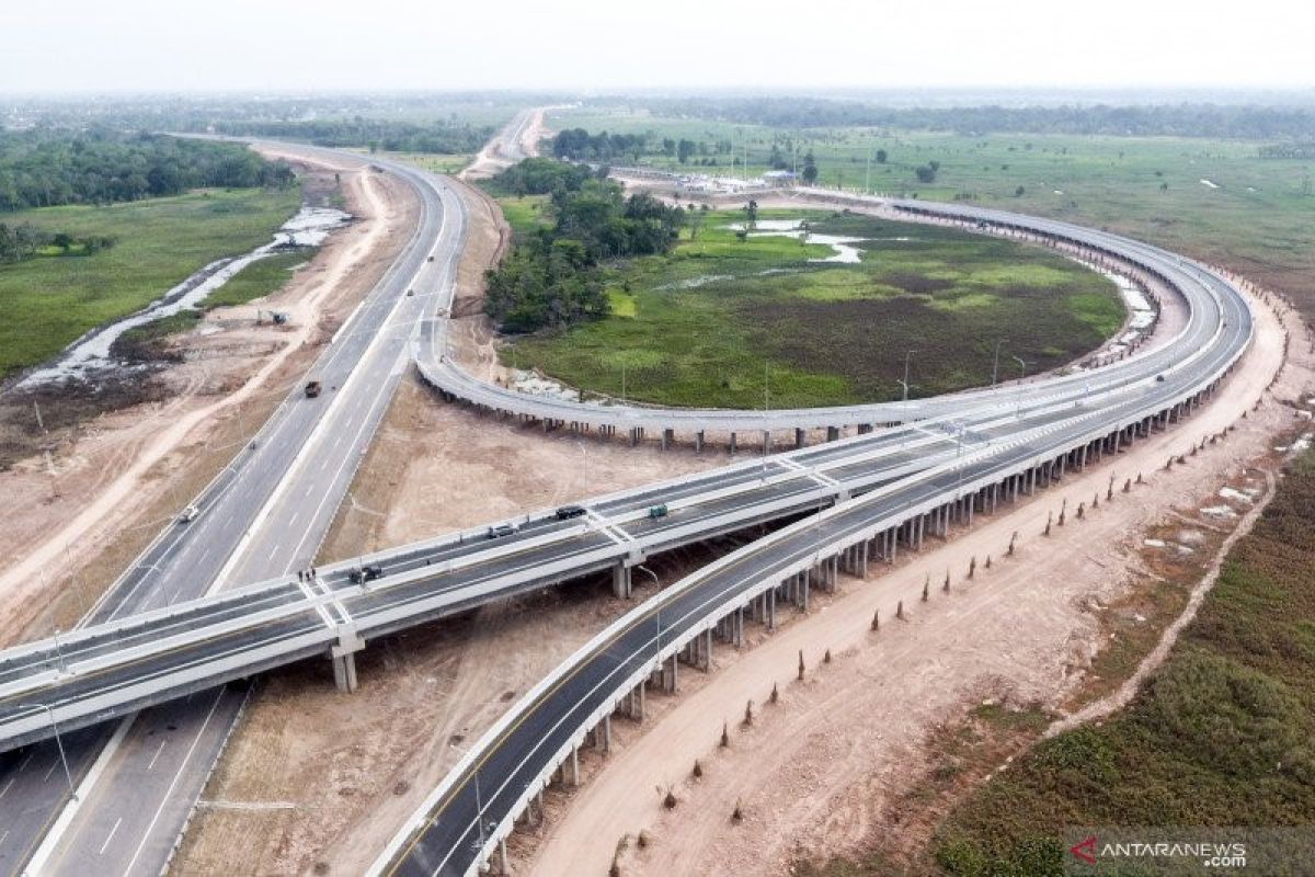 Hutama Karya sebut sebanyak 880.000 kendaraan melintas di Tol Trans Sumatera jelang Natal