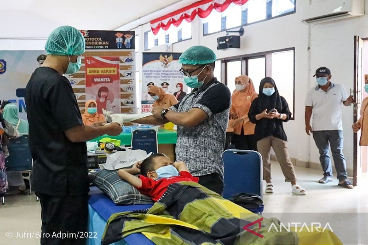 DPW dan Dinkes Sultra lakukan sunatan massal 80 anak kurang mampu