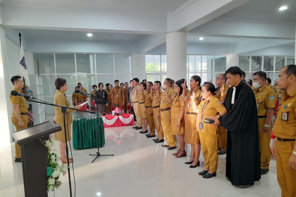 Lantik Kepala Sekolah, Sasingen  ingatkan soal pengelolaan dana BOS