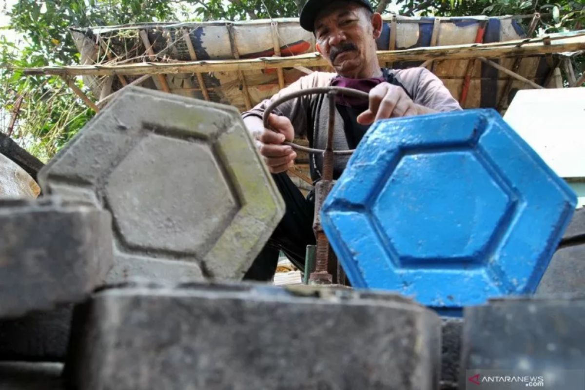 Mengolah sampah plastik jadi berkah di NTB