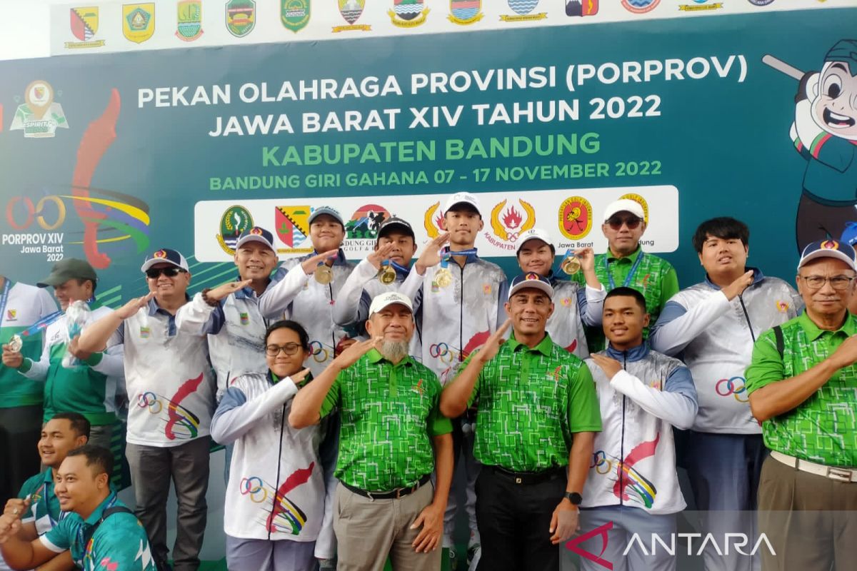 Pegolf Kabupaten Bekasi sumbang dua emas