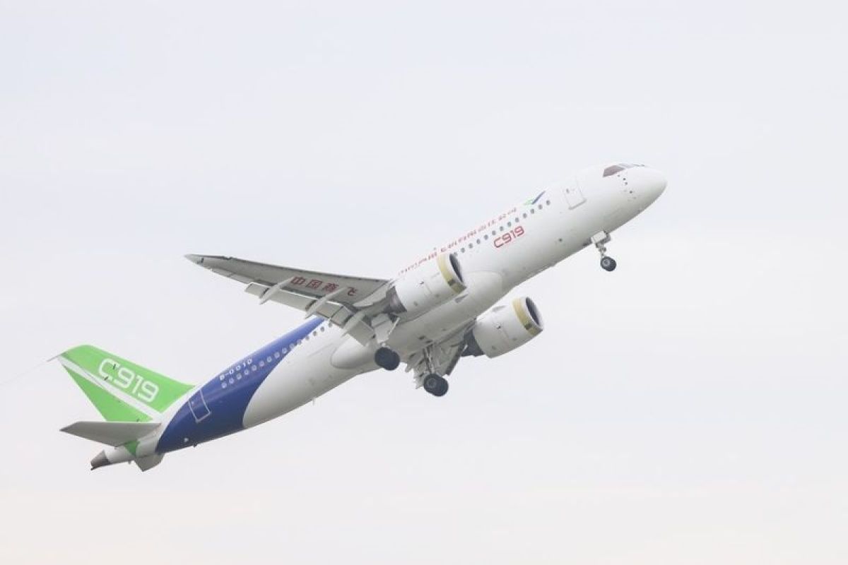 Produsen pesawat China COMAC telah menerima 300 pesanan baru untuk jet C919