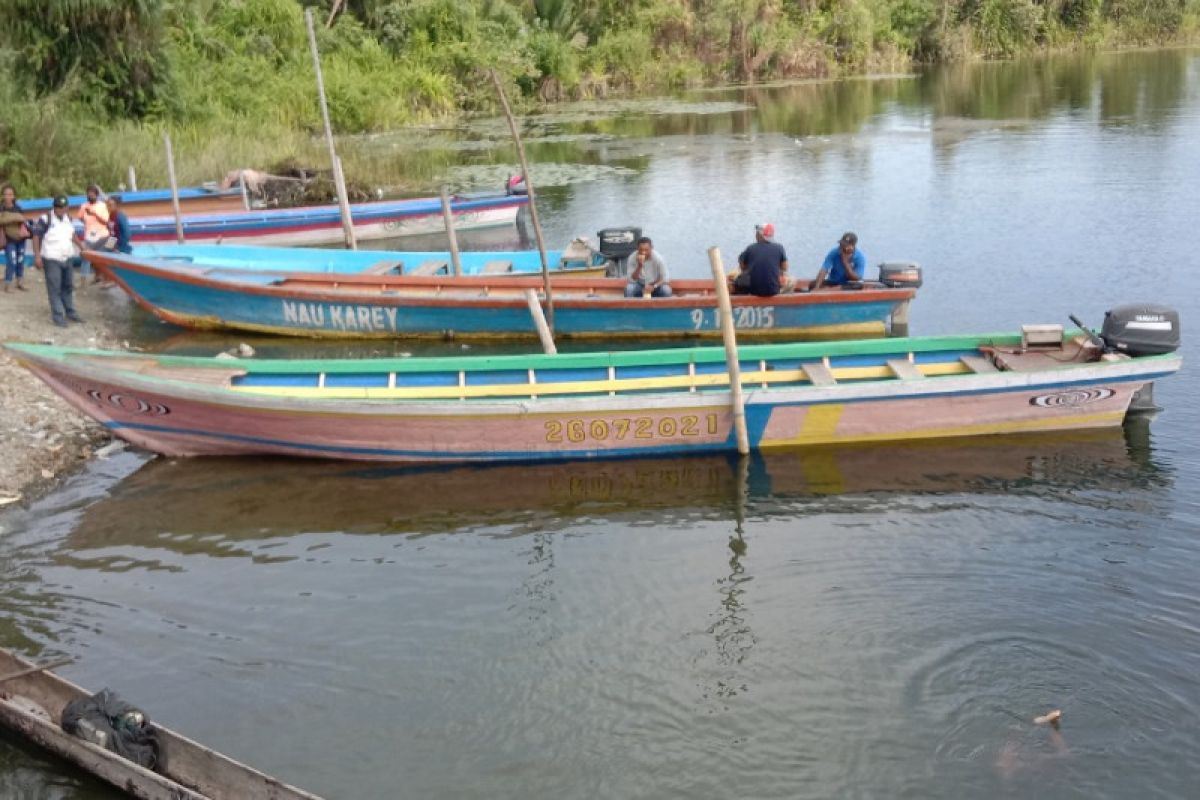 Masyarakat Kampung Dondai siapkan 13 motor tempel saat KMAN