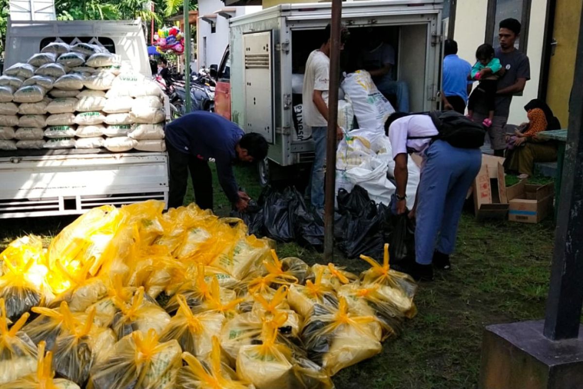 Disprindag Lombok Tengah melibatkan IKM dalam pasar murah