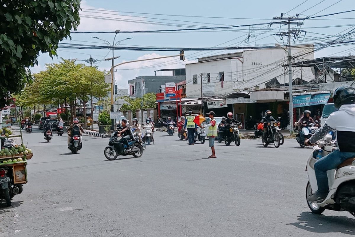 Asal usul nama 'Pak Ogah' sang pengatur jalan