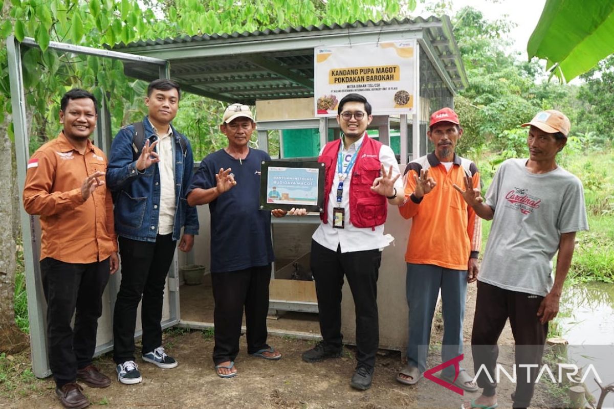 Kilang Pertamina Plaju bantu warga Banyuasin budi daya maggot