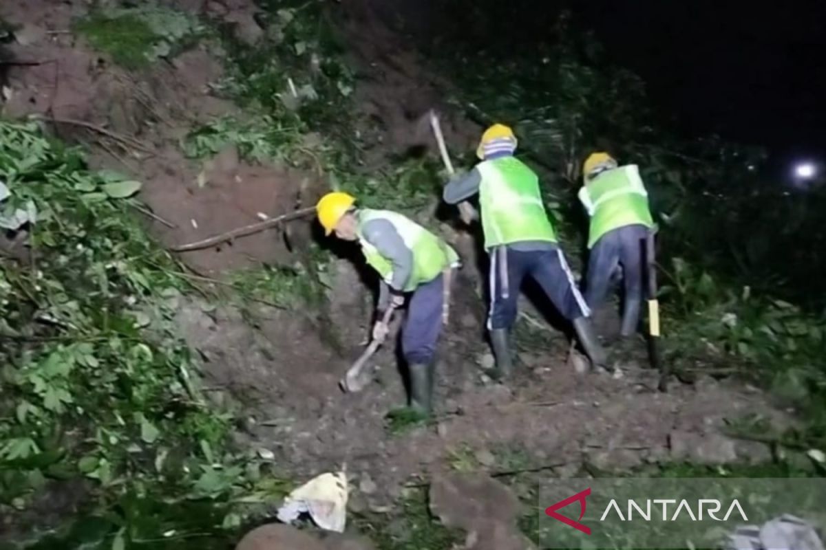 Jalur Cianjur-Cipanas dapat dibuka kembali Selasa siang pasca gempa magnitudo 5,6