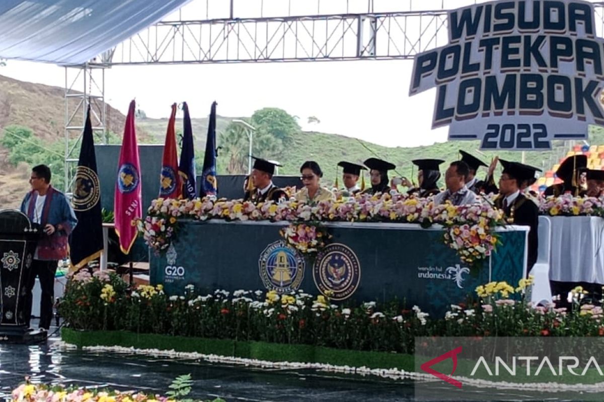 Poltekpar Lombok menggelar wisuda unik di Sirkuit Mandalika