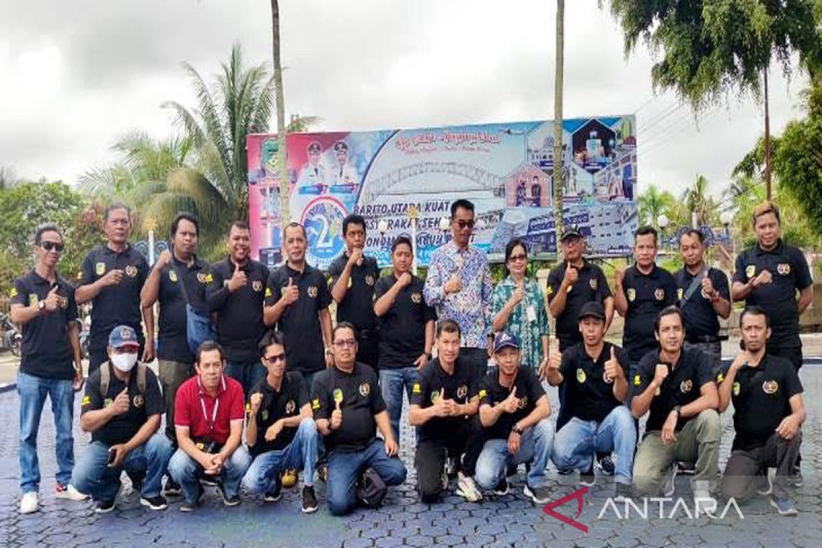 Wabup lepas atlet PWI Barut ikuti Porwanas di Malang