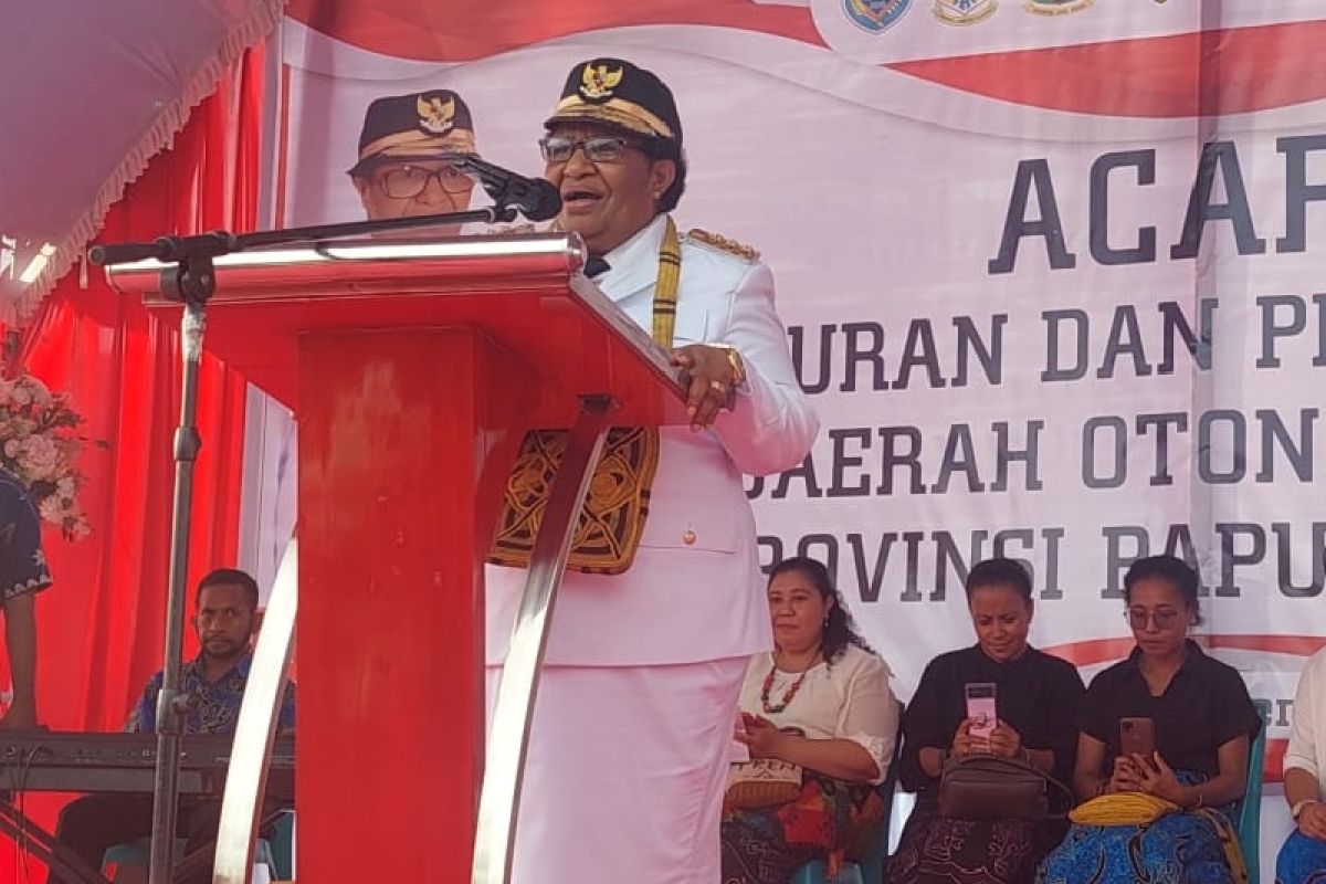 Penjabat Gubernur Papua Tengah mengajak warga jaga stabilitas keamanan