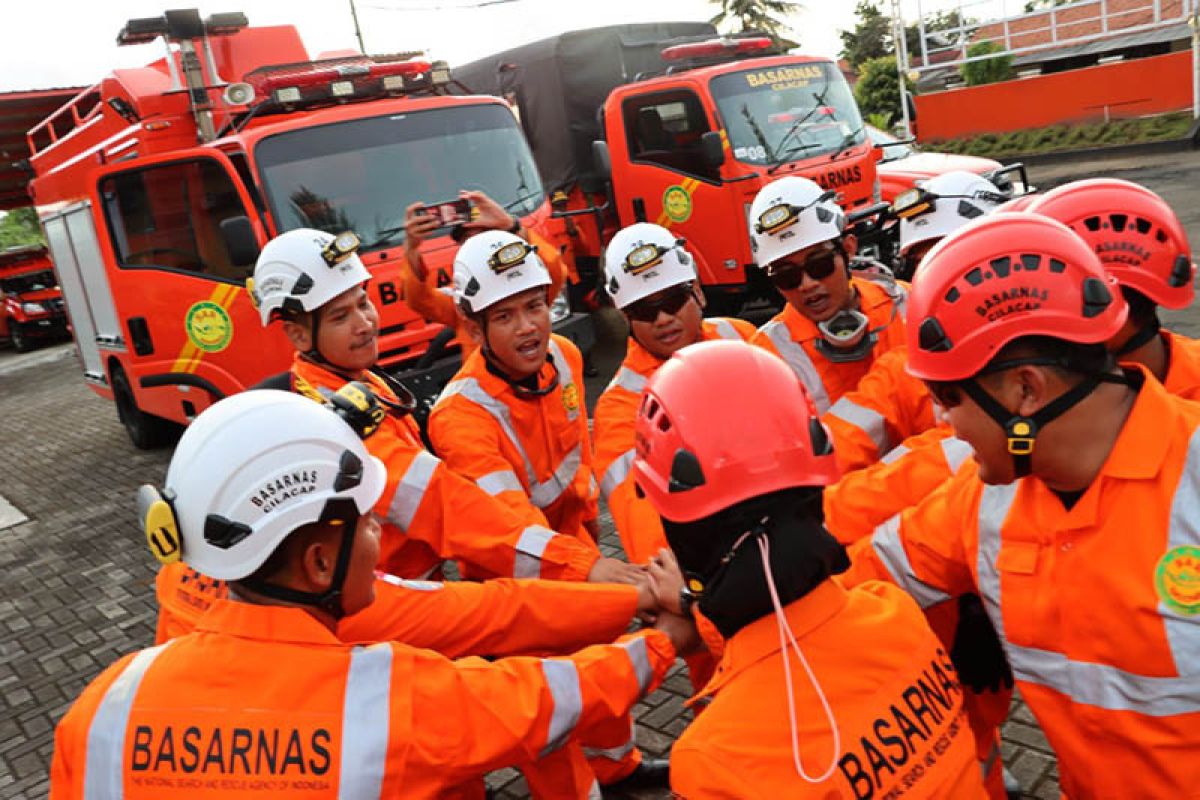 Basarnas Cilacap kirim personel ke Cianjur