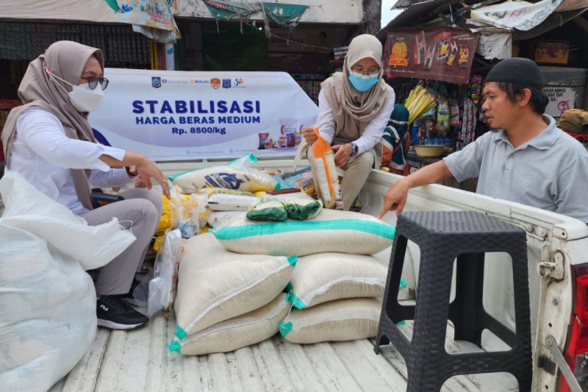 Bulog NTB menggencarkan operasi pasar murah di seluruh kabupaten