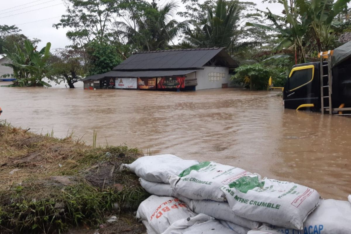 Curah hujan di Jateng, Kabupaten Cilacap kriteria sangat tinggi